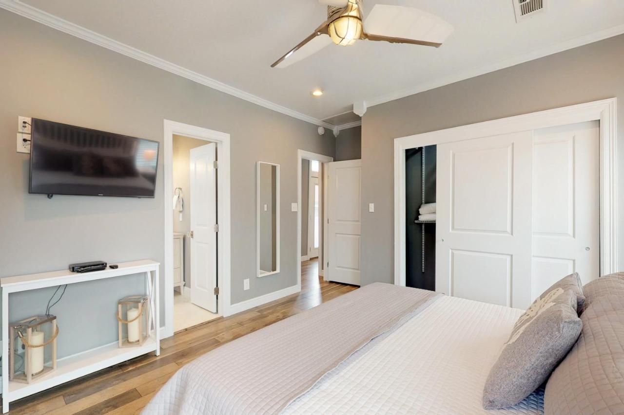 The Breezy Bungalow Galveston Esterno foto