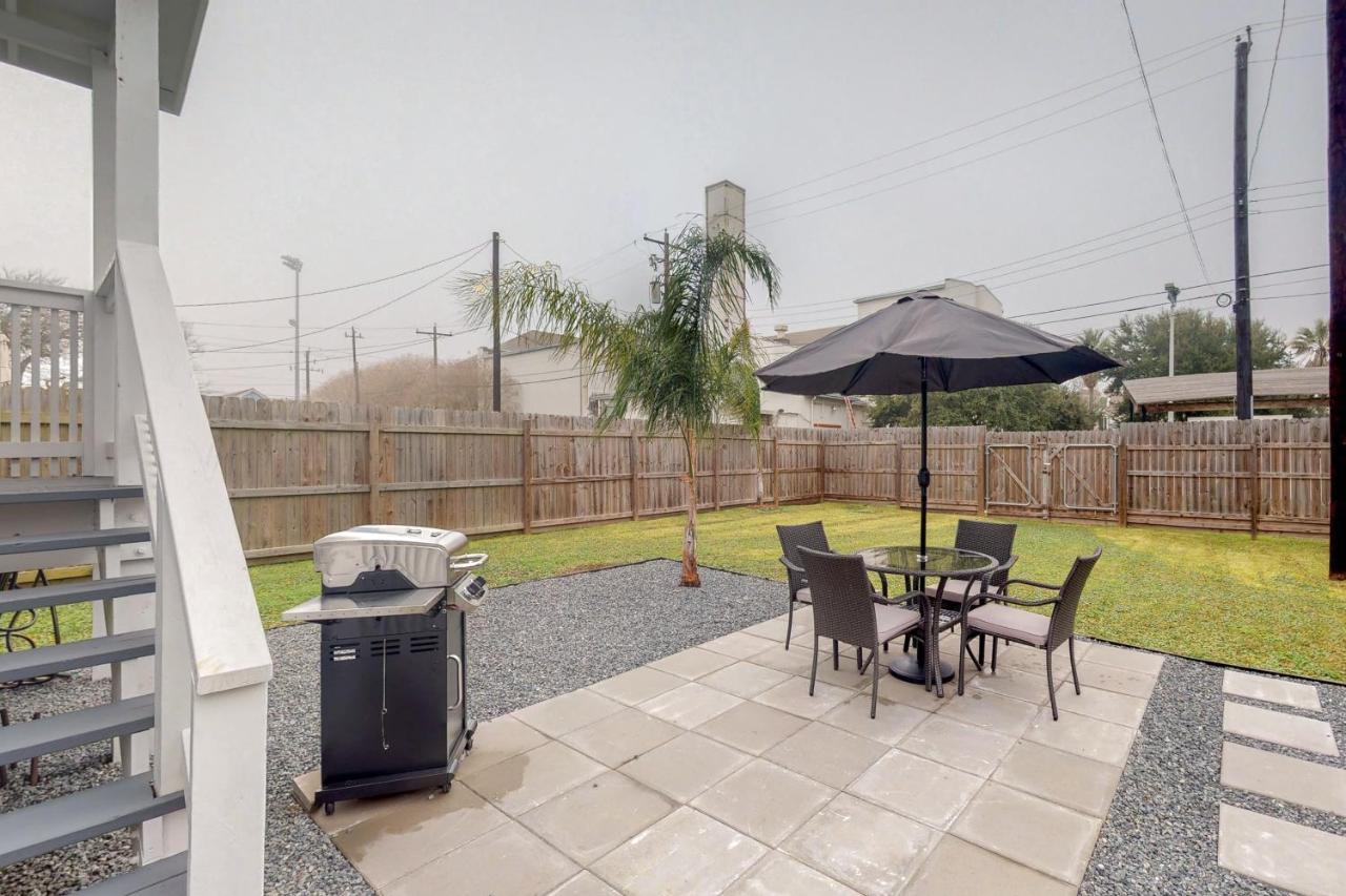 The Breezy Bungalow Galveston Esterno foto