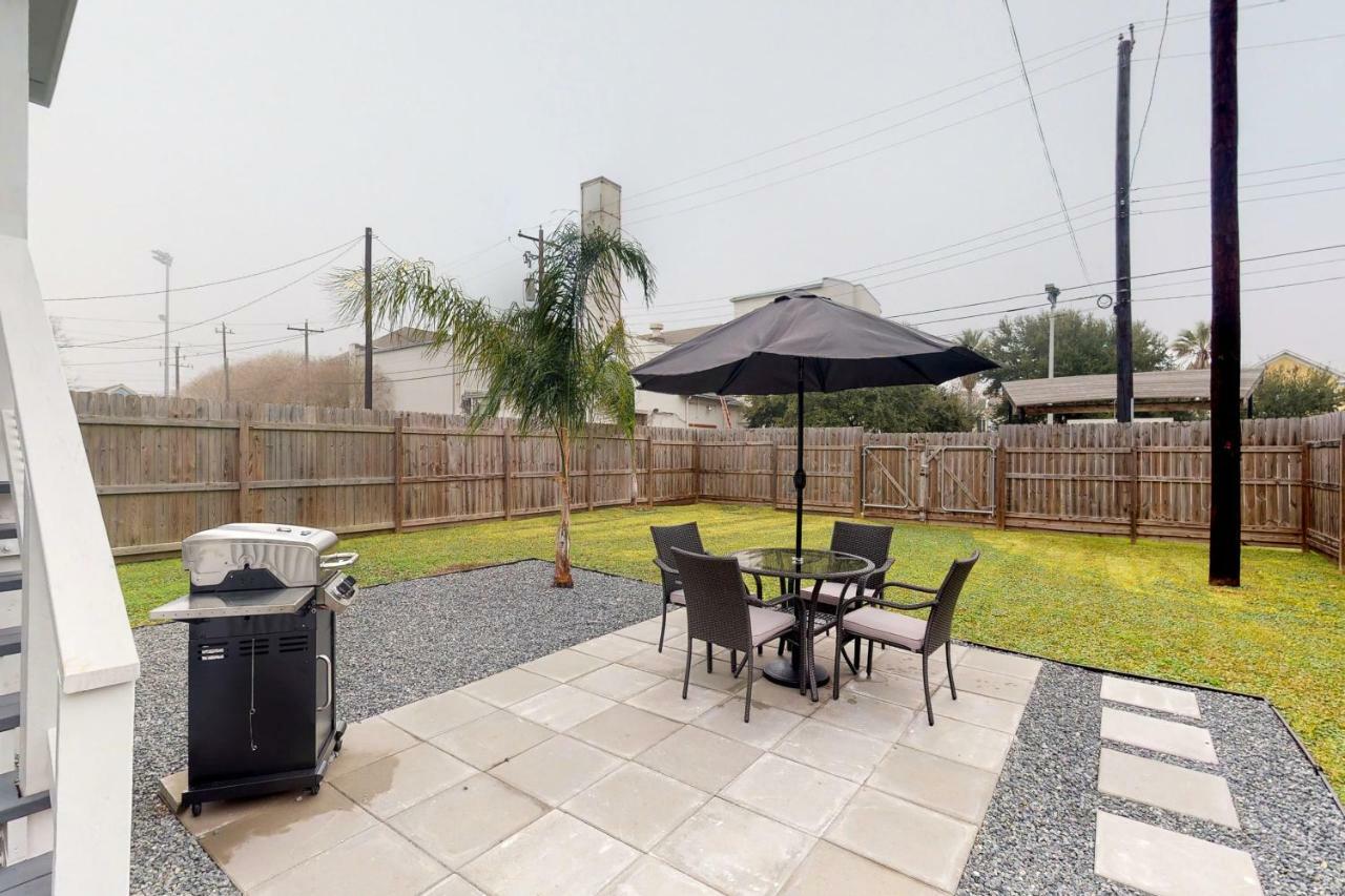 The Breezy Bungalow Galveston Esterno foto